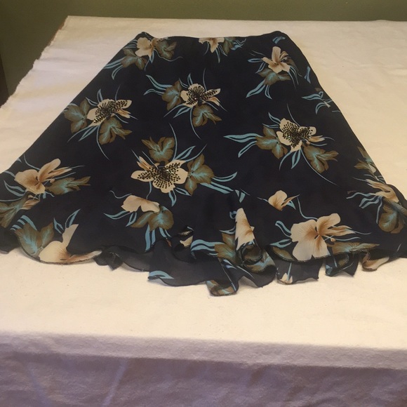 AKG Dresses & Skirts - 🌈AKG Women's 12 Beaded Floral Skirt